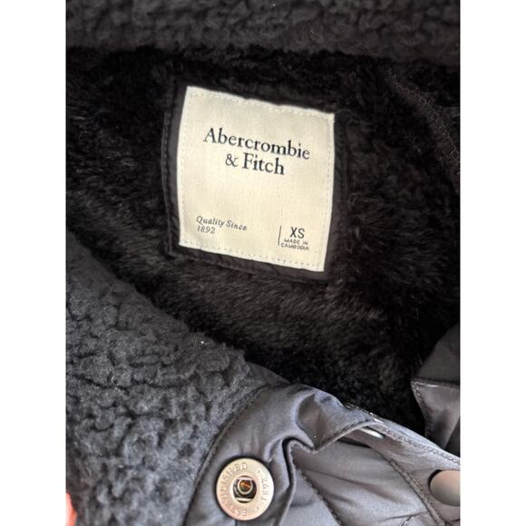 Abercrombie & Fitch Women's Black Asymmetrical Snap Button Fleece Size xs - Picture 4 of 6